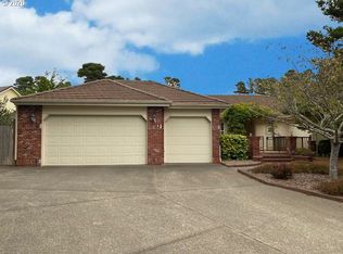 114 Ocean View Ct, Florence, OR 97439