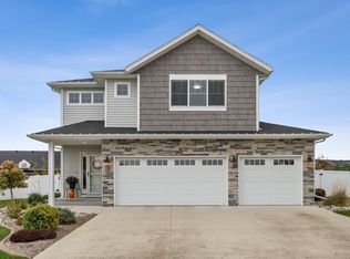 6054 Autumn Dr S, Fargo, ND 58104