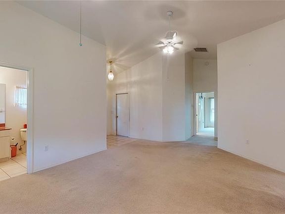 3rd image of 2750 N Canterbury Lake Dr
