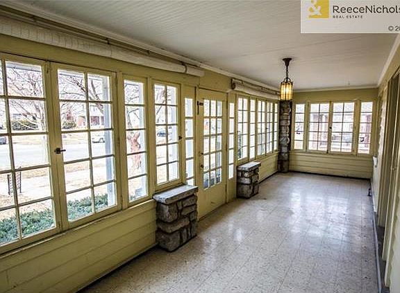 4th image of 307 N Van Brunt Blvd