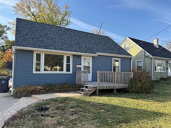 2nd image of 1247 34th St NE