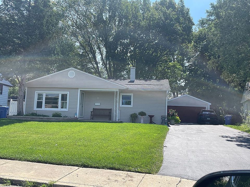 1st image of 11 Pine St