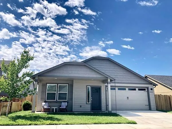 3 bed, 1574 sqft, $2,800 — Photo 1