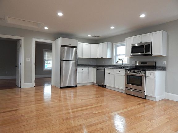 3rd image of 231 Bridge St #2AA