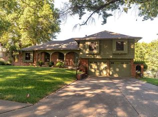 1000 Bird Ave, Harrisonville, MO 64701