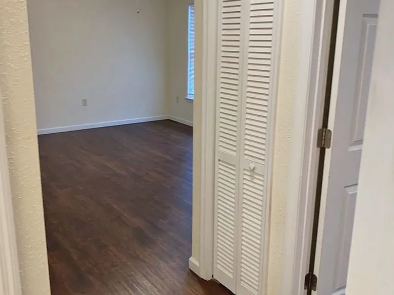 Couch Apartments — Photo 21