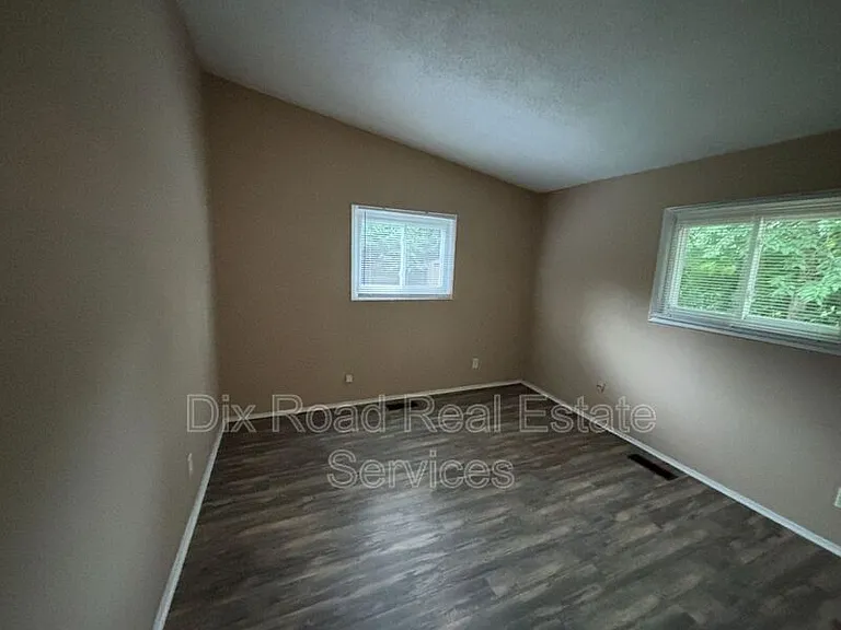 702 Arthur St — Photo 19