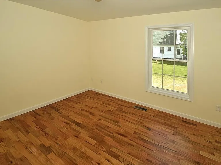 73 Fairfield St — Photo 10