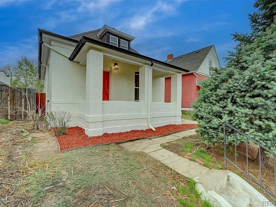 3136 N Elizabeth St