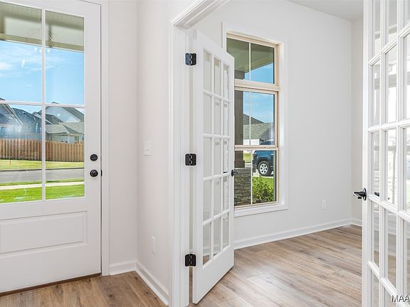 5th image of 755 Hedgefield Way