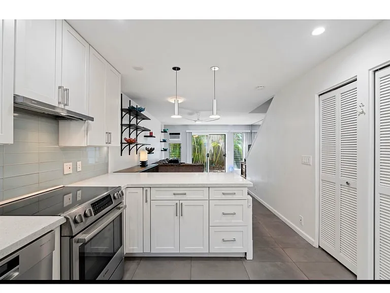 68 Walaka St #5 — Photo 4