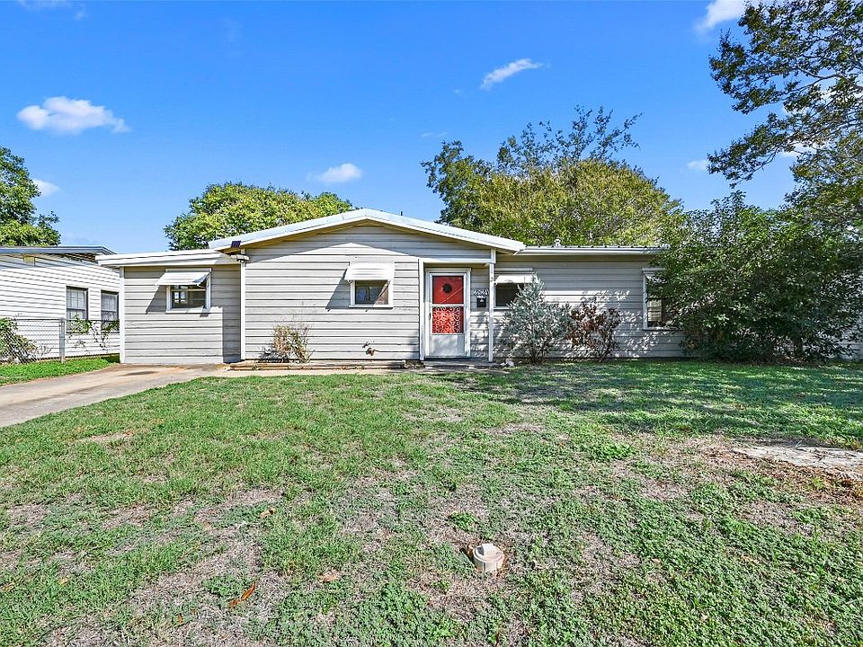 1st image of 2824 Gumwood Park Dr