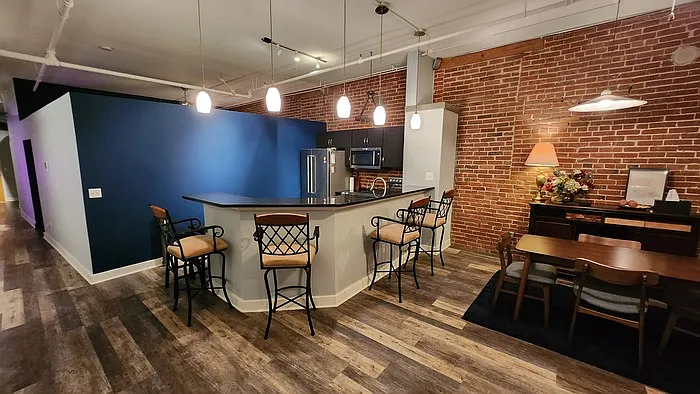 200 Main St #412 — Photo 7