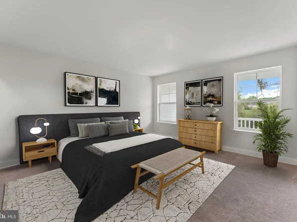 290 Honey Ln, Norristown, PA 19401