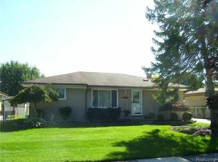14980 Clemson Dr, Sterling Heights, MI 48313
