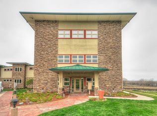 750 Parkwild Dr #103, Council Bluffs, IA 51501