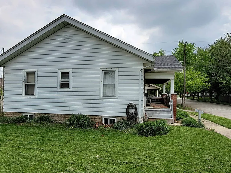 111 Sherman St — Photo 2