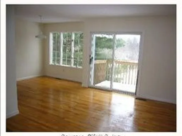 26 Julia Ct, Broad Brook, CT 06016