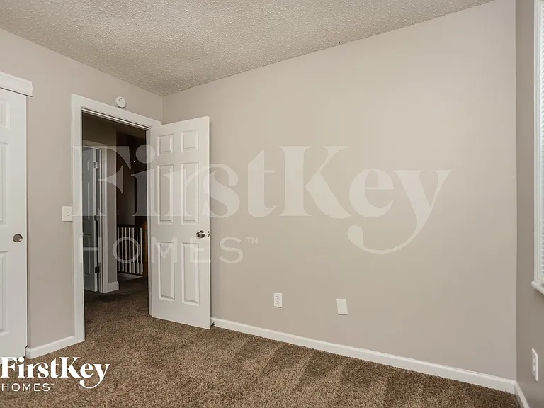 24 Pheasant Ln — Photo 9