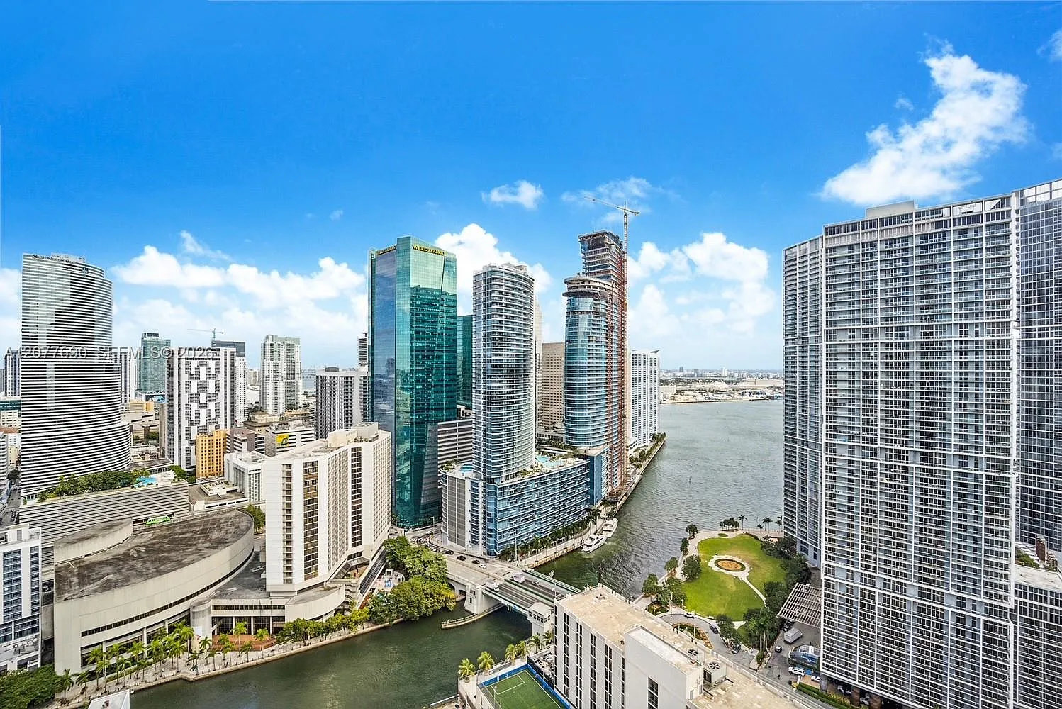 500 Brickell — Photo 4