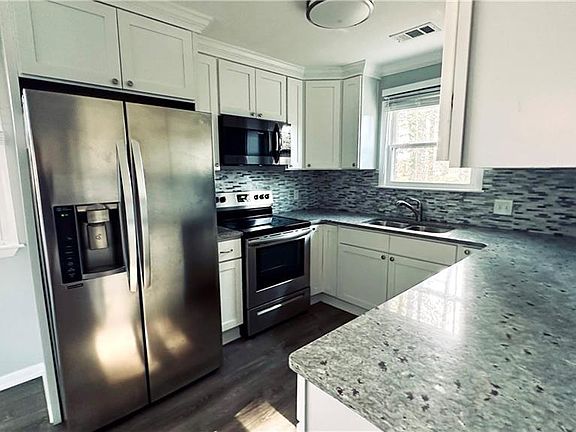 5th image of 5632 Zinia Court