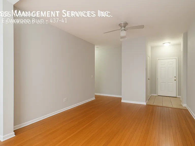 427-39 E Oakwood Blvd — Photo 37