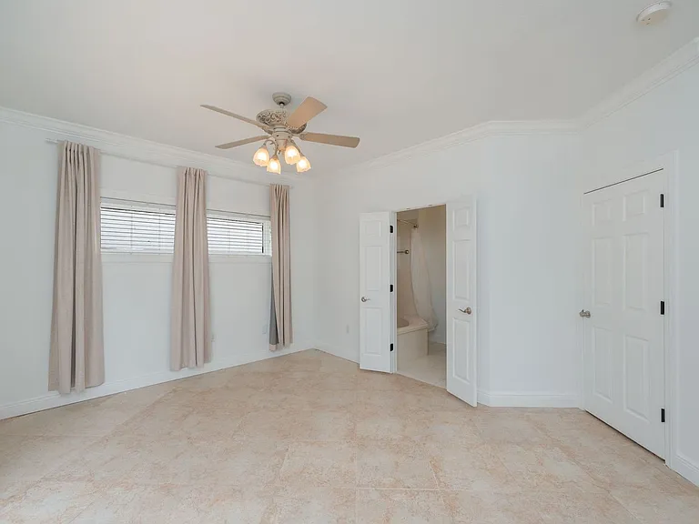 272 Calusa Blvd — Photo 30