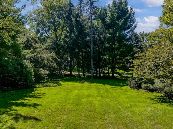 20975 S Woodland Rd, Shaker Heights, OH 44122