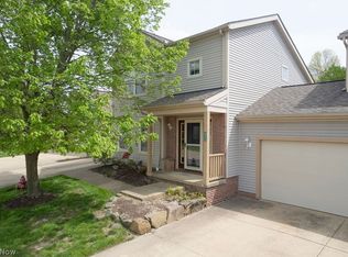 8683 Kingfisher Ln, Macedonia, OH 44056