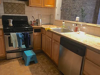 Rented by R New York