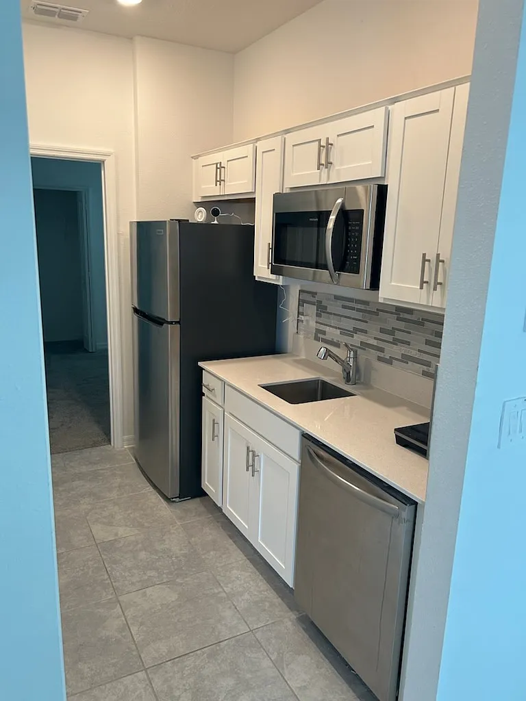 1 bed, 500 sqft, $995 — Photo 3