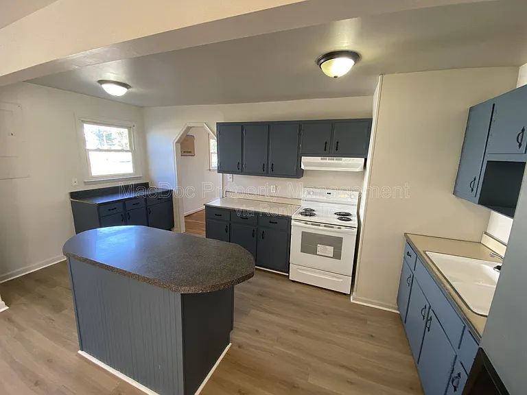 209 Hamilton St #B — Photo 8