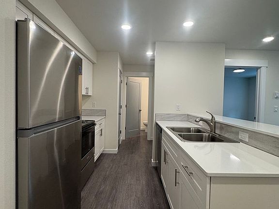 4th image of 503 E Helena Ave #103