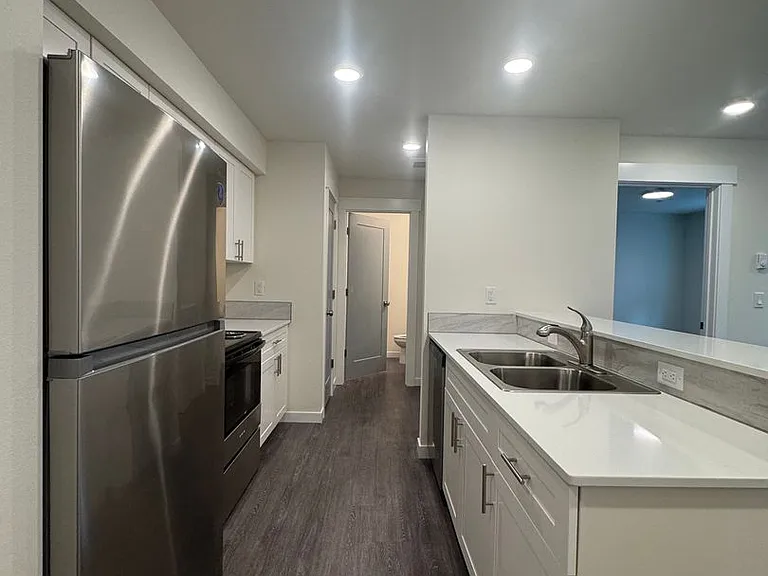 503 E Helena Ave — Photo 4