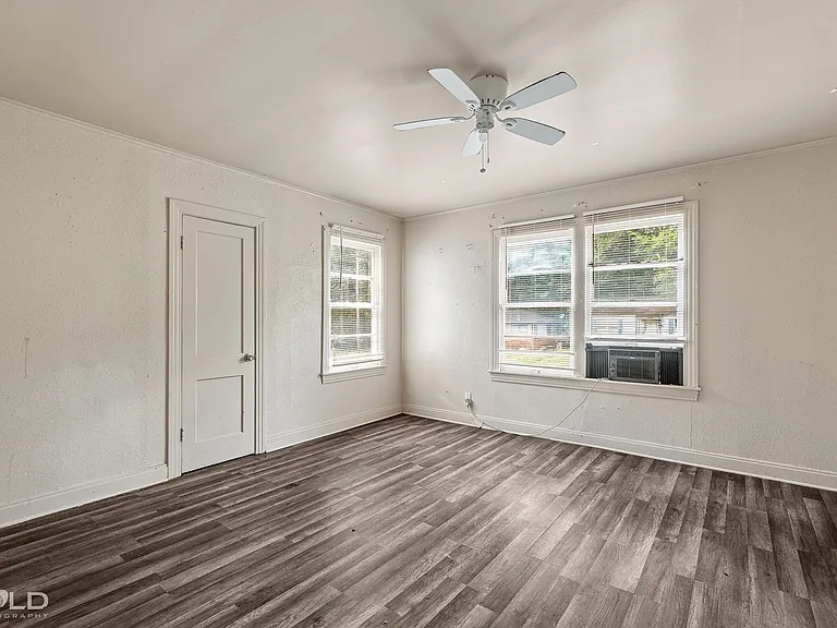 3920 Huston St — Photo 21