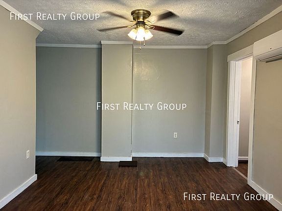5th image of 2660 Hazel Ave