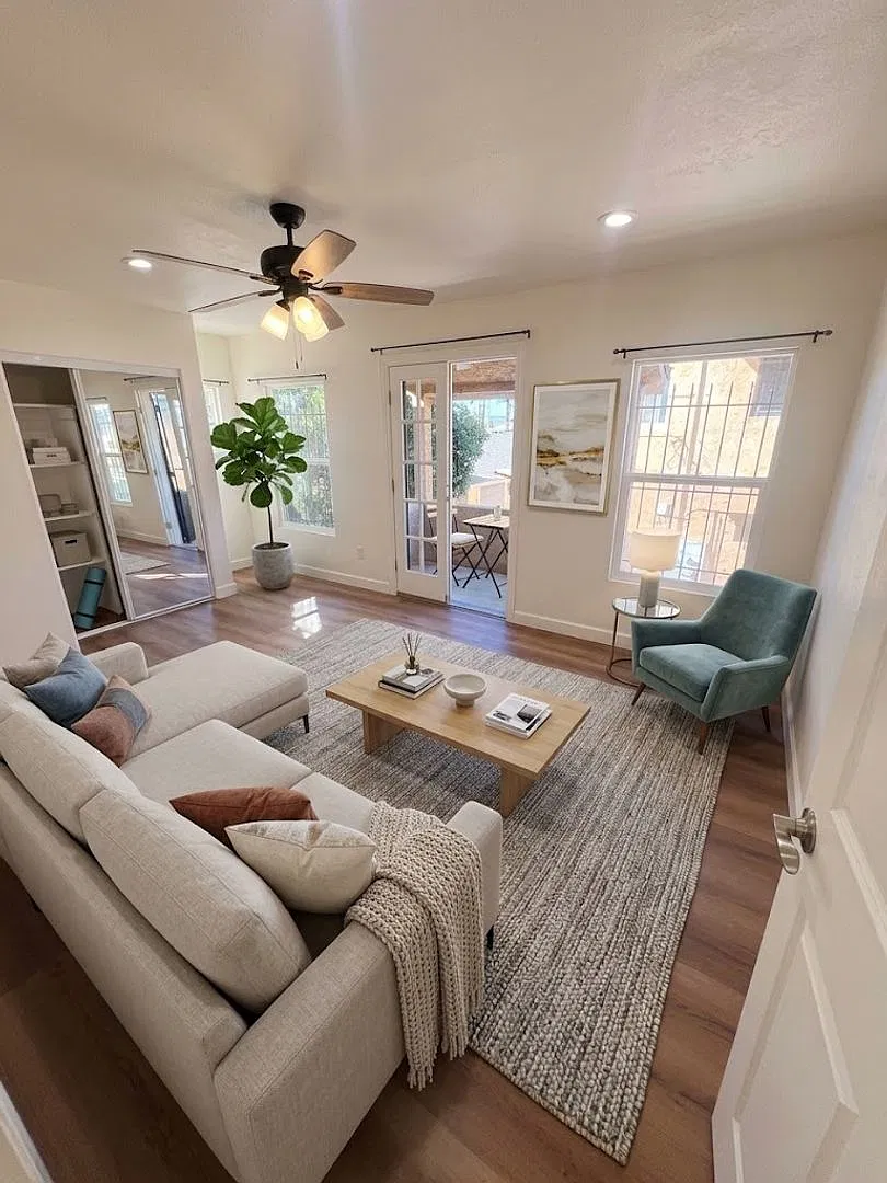 4522 S. Van Ness Ave. — Photo 1