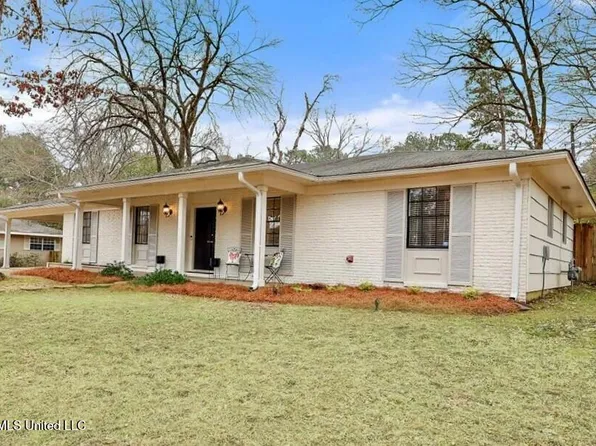 925 Briarwood Dr, Jackson, MS 39211