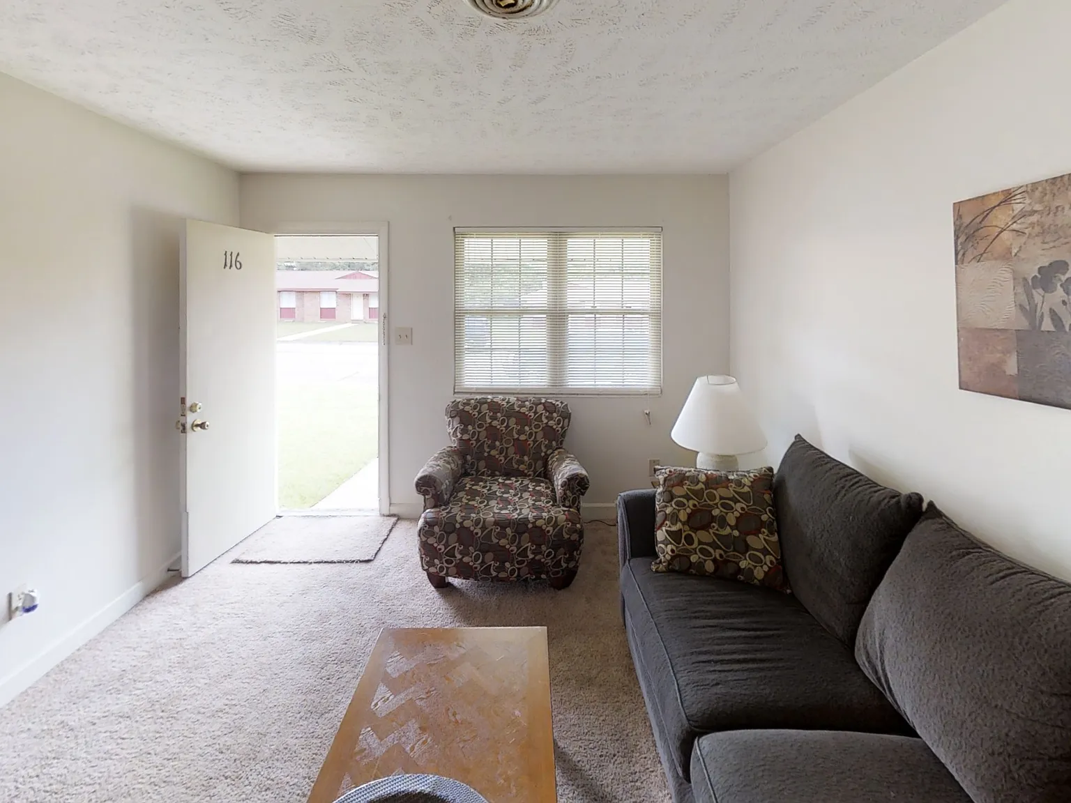 1 bed, 700 sqft, $800 — Photo 2