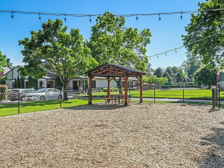 3225 Kinsrow Ave - WEB-62
