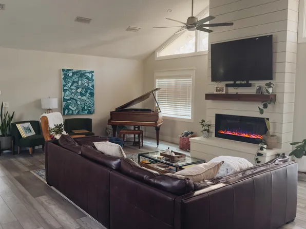 1114 Hamlet Ln E, Neptune Beach, FL 32266