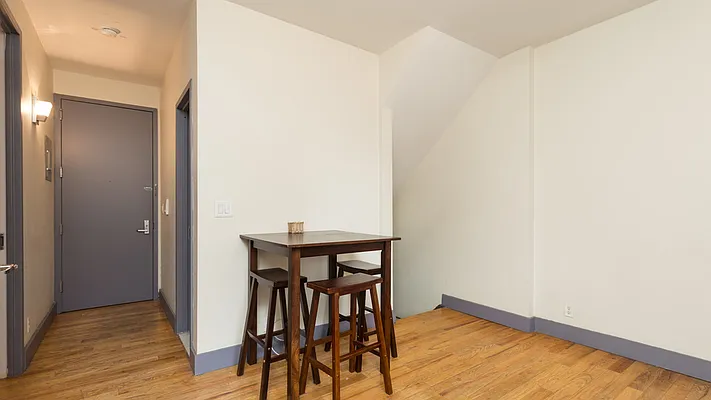 Rented by Nooklyn NYC LLC | media 10