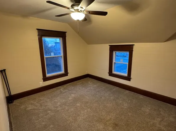 155 McKinley St, Valders, WI 54245