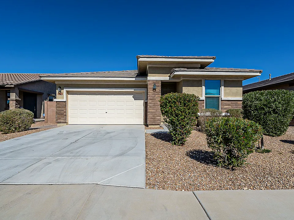 41272 W Rio Bravo Dr