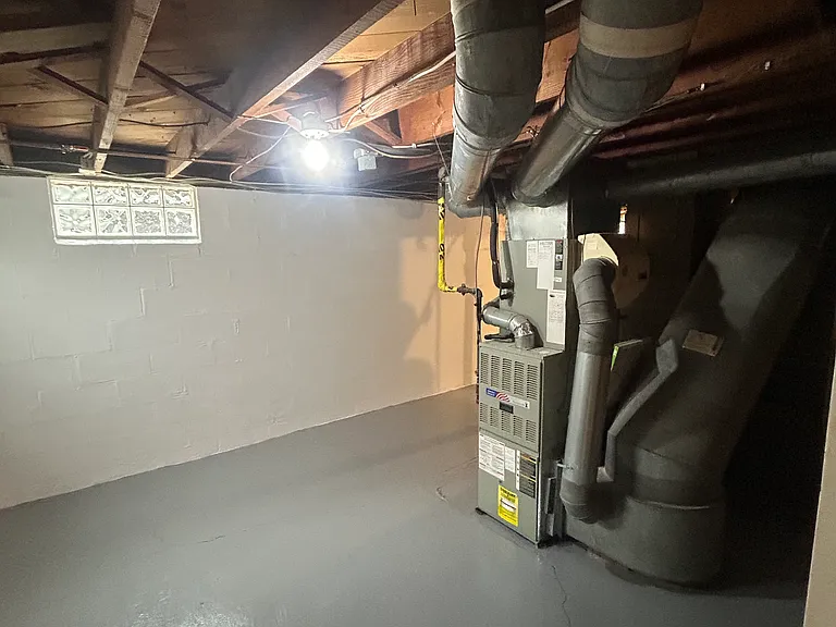 467 E Jeffrey Pl — Photo 15