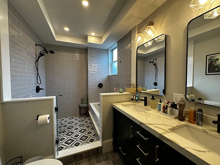 682 E 8th St #1 — Photo 11