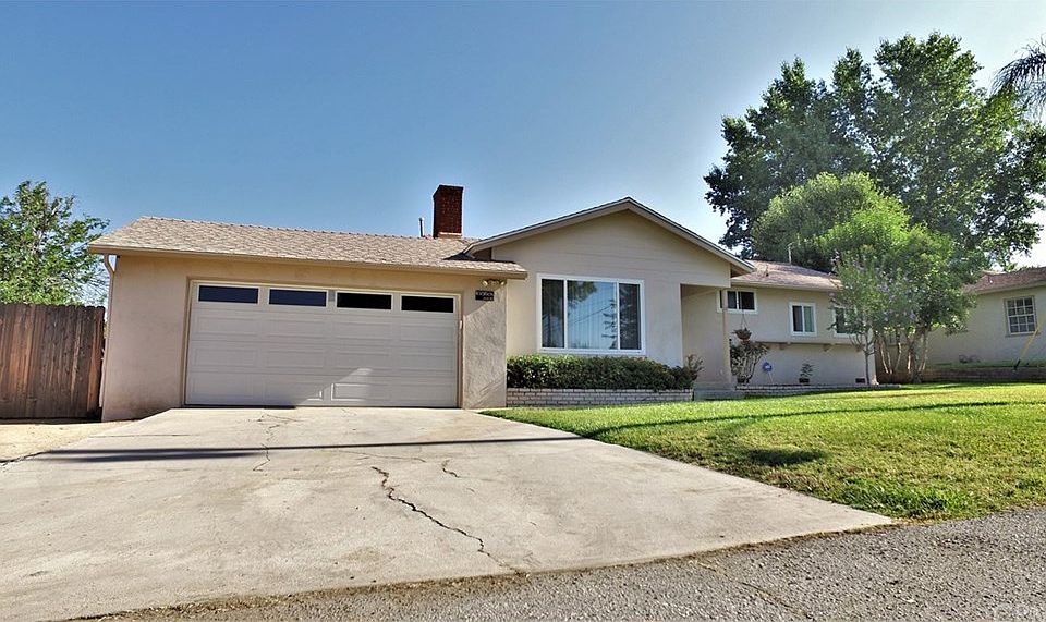 1st image of 35152 Hart Dr