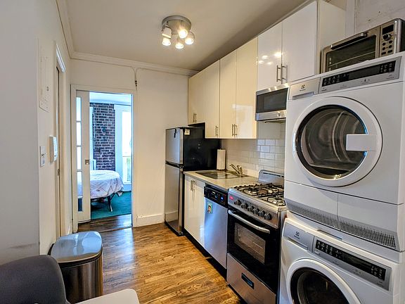 3rd image of 92 Rivington St APT 8