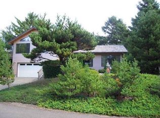 1425 SW Ocean Ter, Waldport, OR 97394