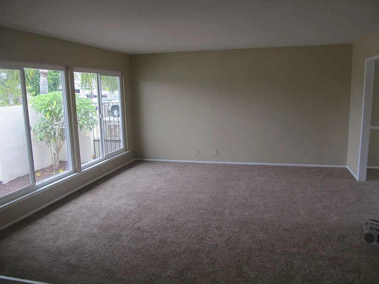 522 E Collins Ave — Photo 2